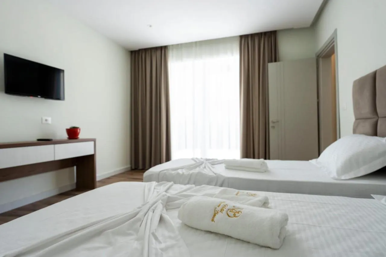 Hotel Miami Beach Golem  0*, Golem (Tirana) Albánie