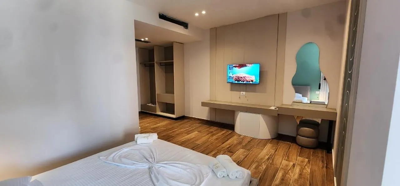Hotel Miami Beach Golem  Albánie