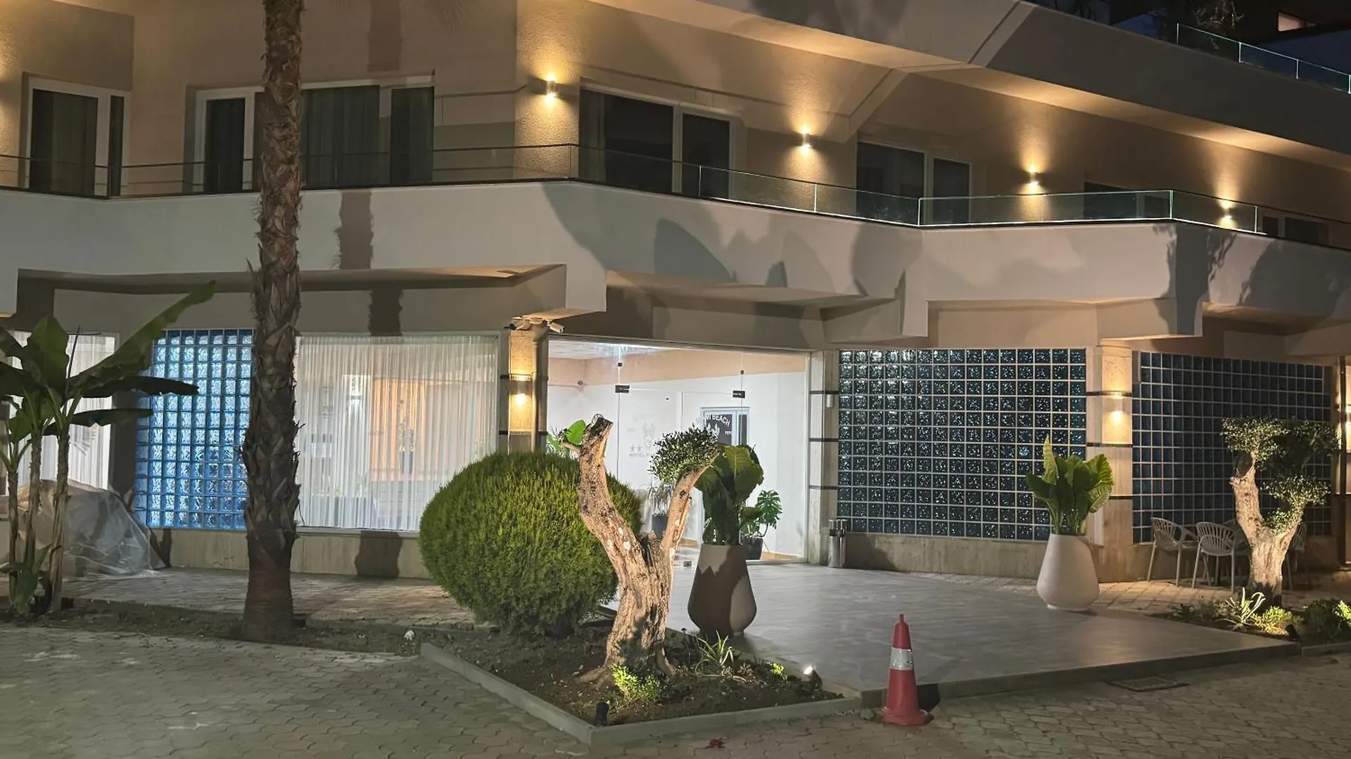 Hotel Miami Beach Golem  Albánie