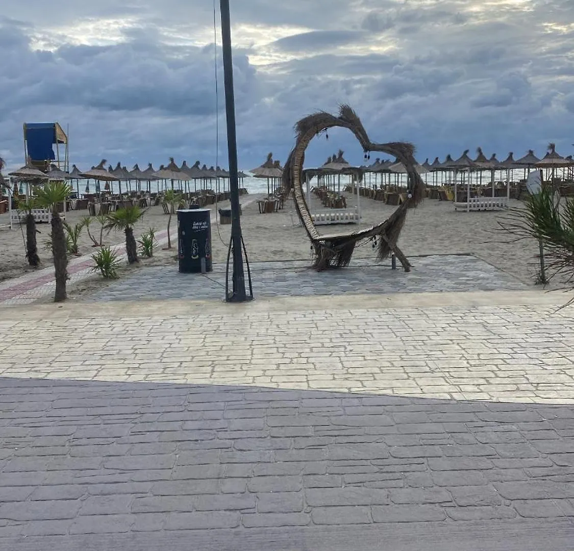 Hotel Miami Beach Golem  Albania
