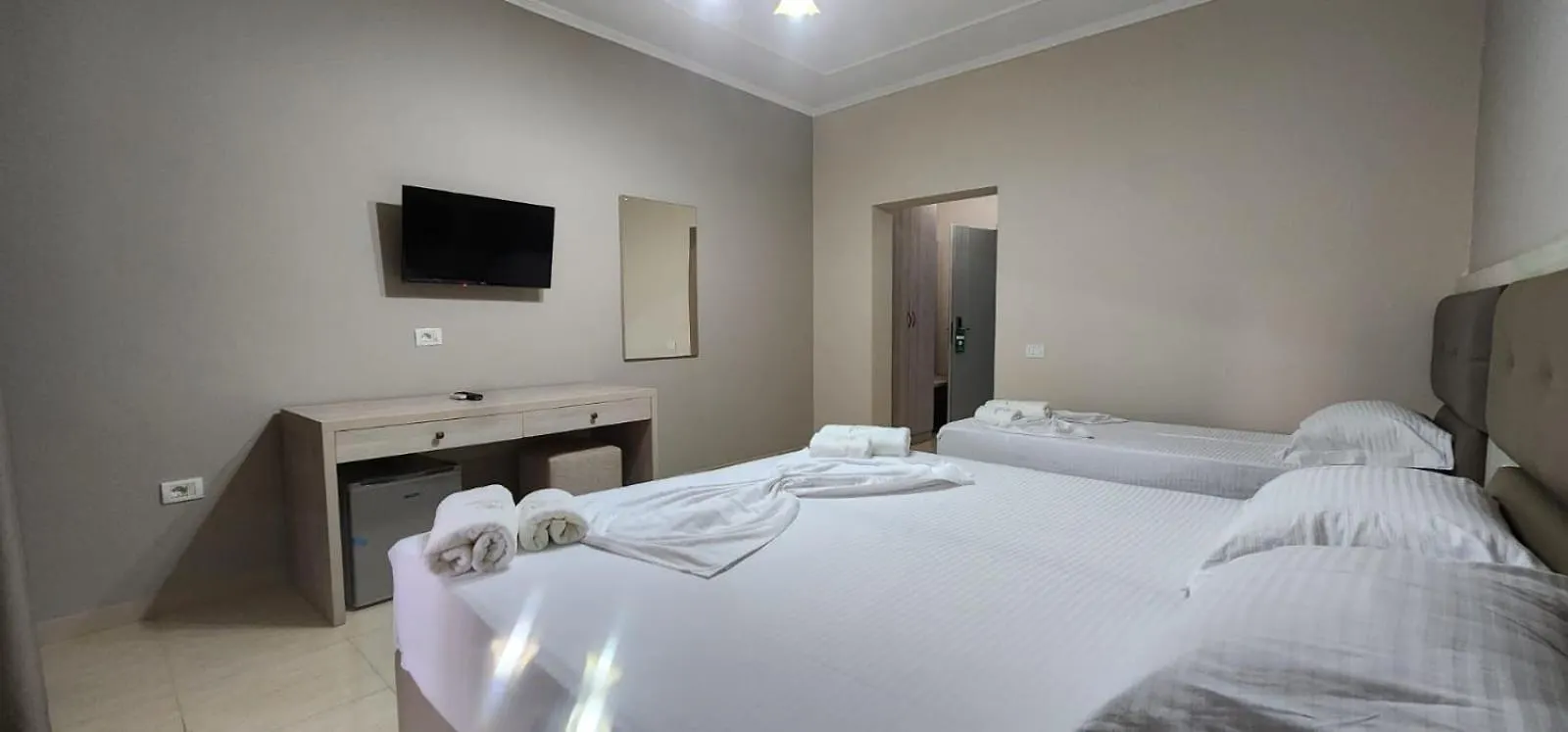 Hotel Miami Beach Golem  0*, Golem (Tirana)