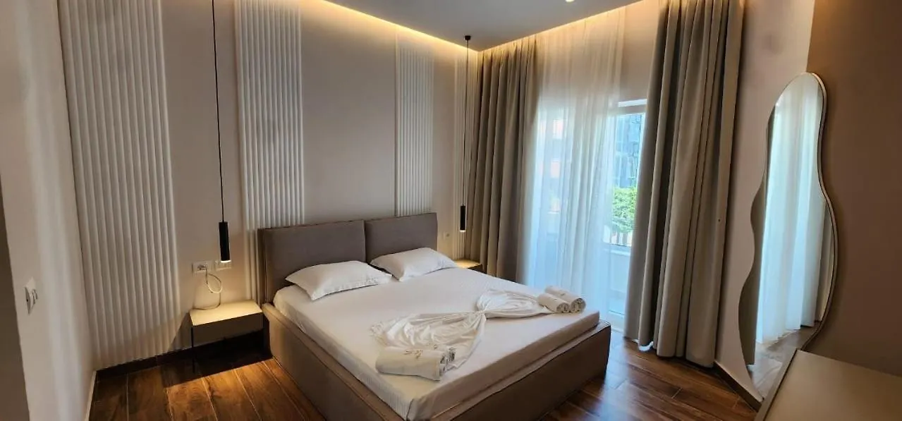 Hotel Miami Beach Golem  Albania