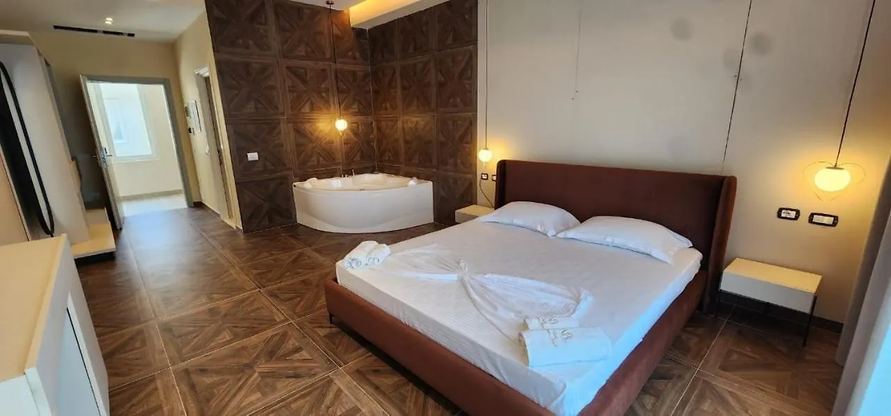 Hotel Miami Beach Golem  Albania